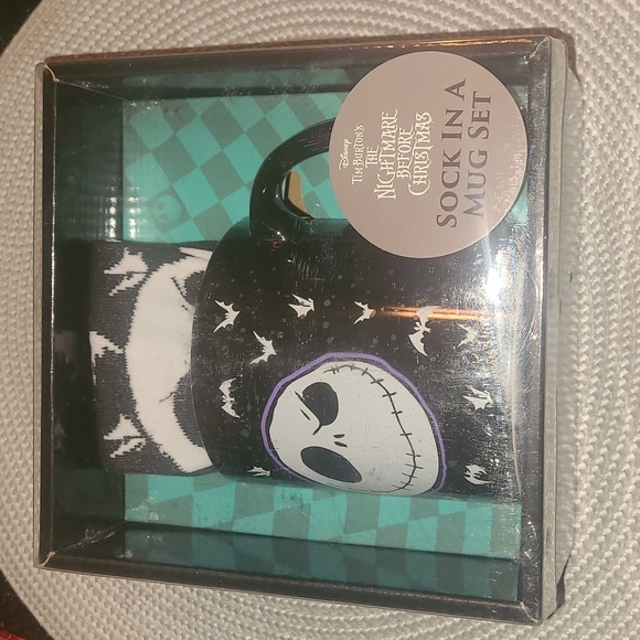 The Nightmare Before Christmas Mug & Socks - Picture 2 of 4